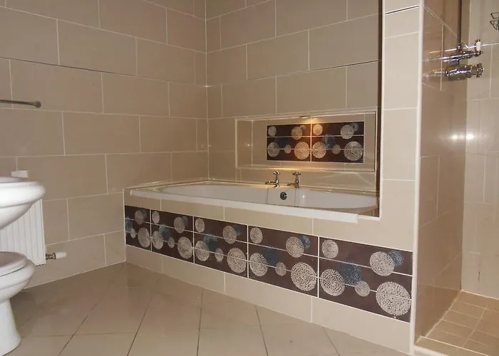 Ethan House Apartment *